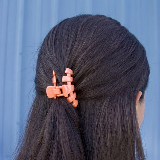 Orange claw clip for easy fall hairstyles