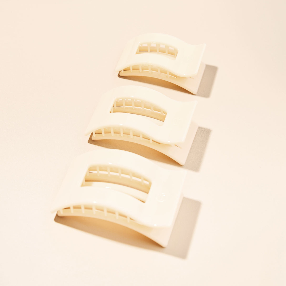 Small beige flat rectangle hair clip, photo 5 of 5