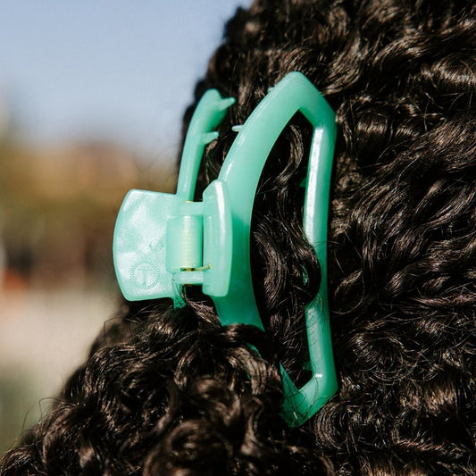 Medium open claw hair clip in green, photo 1 of 4