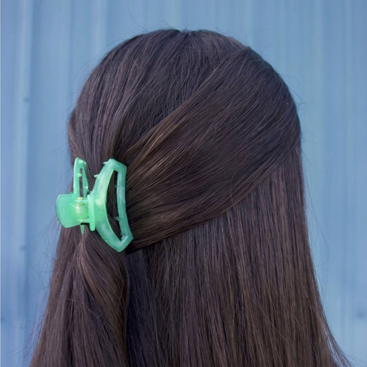 Small open claw hair clip in green, photo 1 of 4